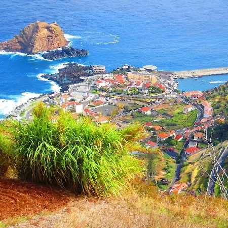 Farious Arco da Calheta